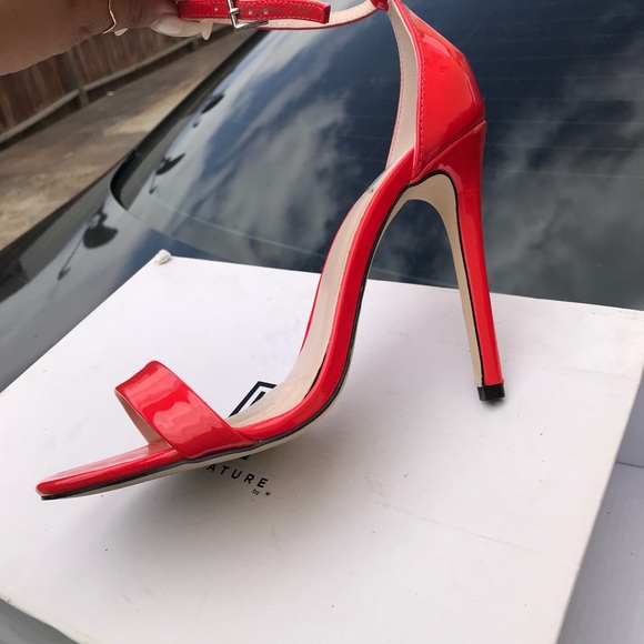 Red heels 👠 so classy - Picture 2 of 3